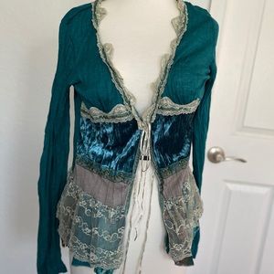 Hazel size M light embellished knit/lace/velvet